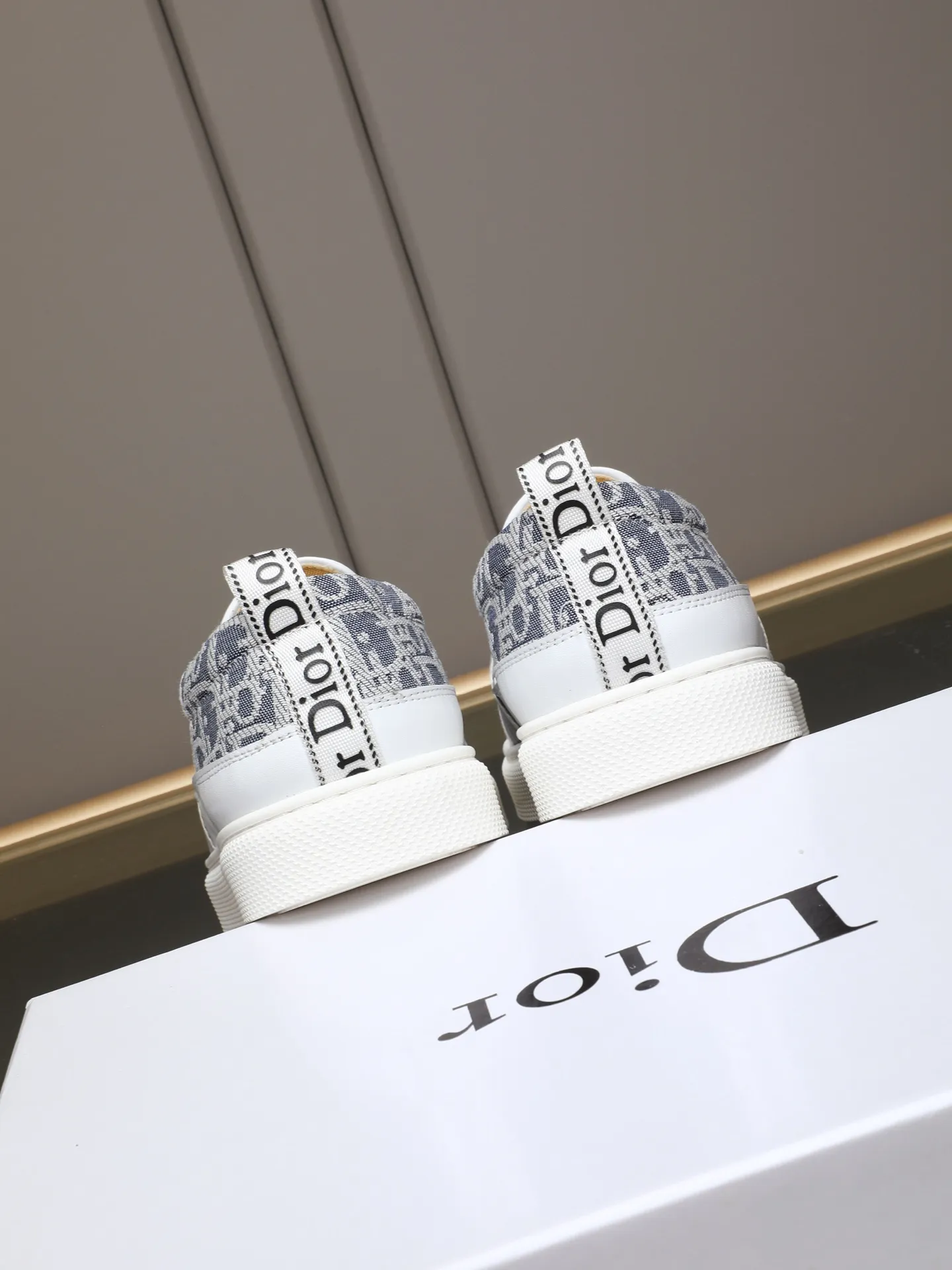 PP400 Dior upper cowhide ➕Dior classic fabric ➕Leather lining original non-slip wear-resistant lightweight soft outsole Style category: men's casual shoes, trendy style, comfortable on the feet Color: actual picture color 38-44 size (45 customized)